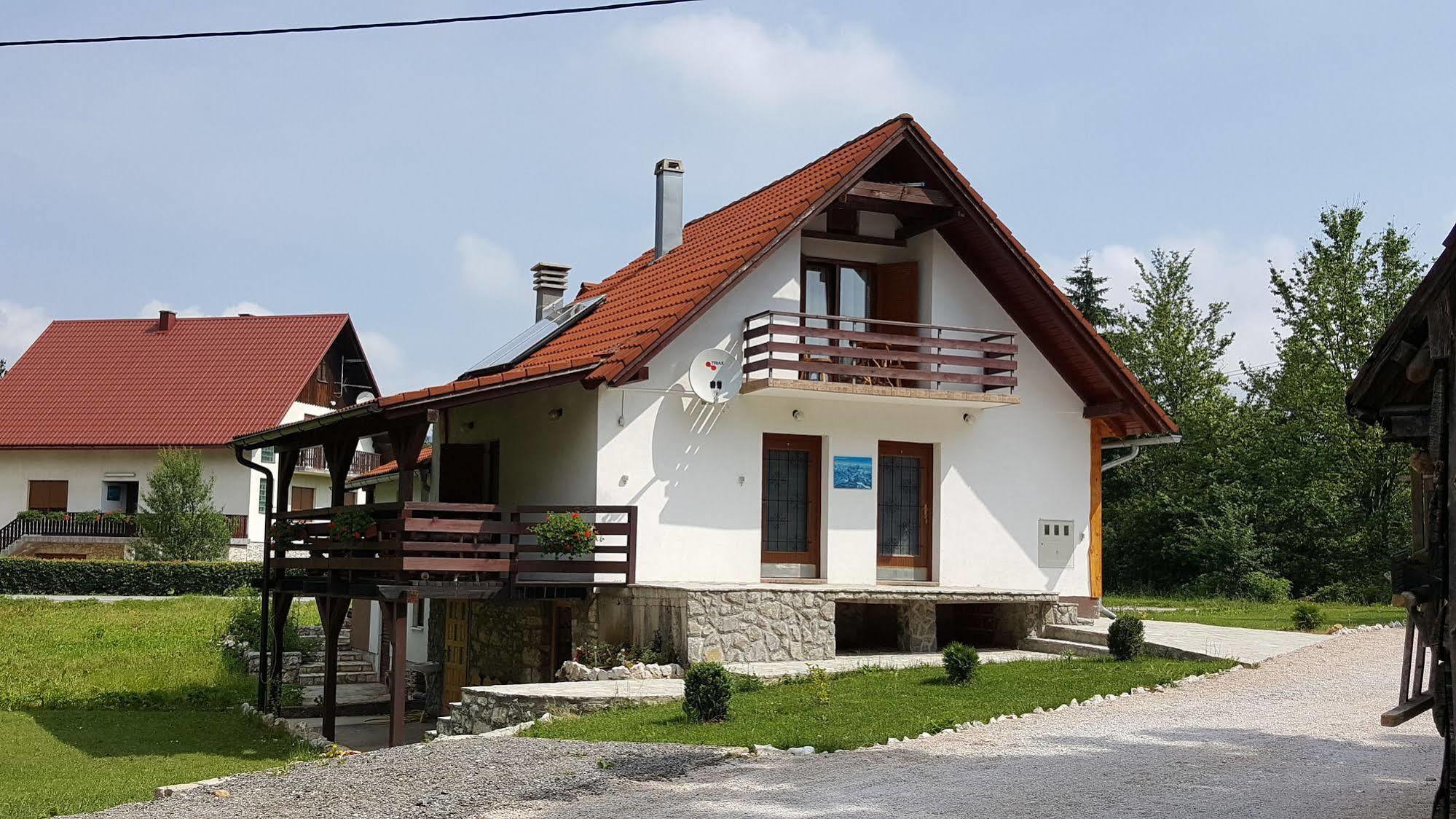 Plitvička Jezera Guest House Plitvice Waterfall מראה חיצוני תמונה