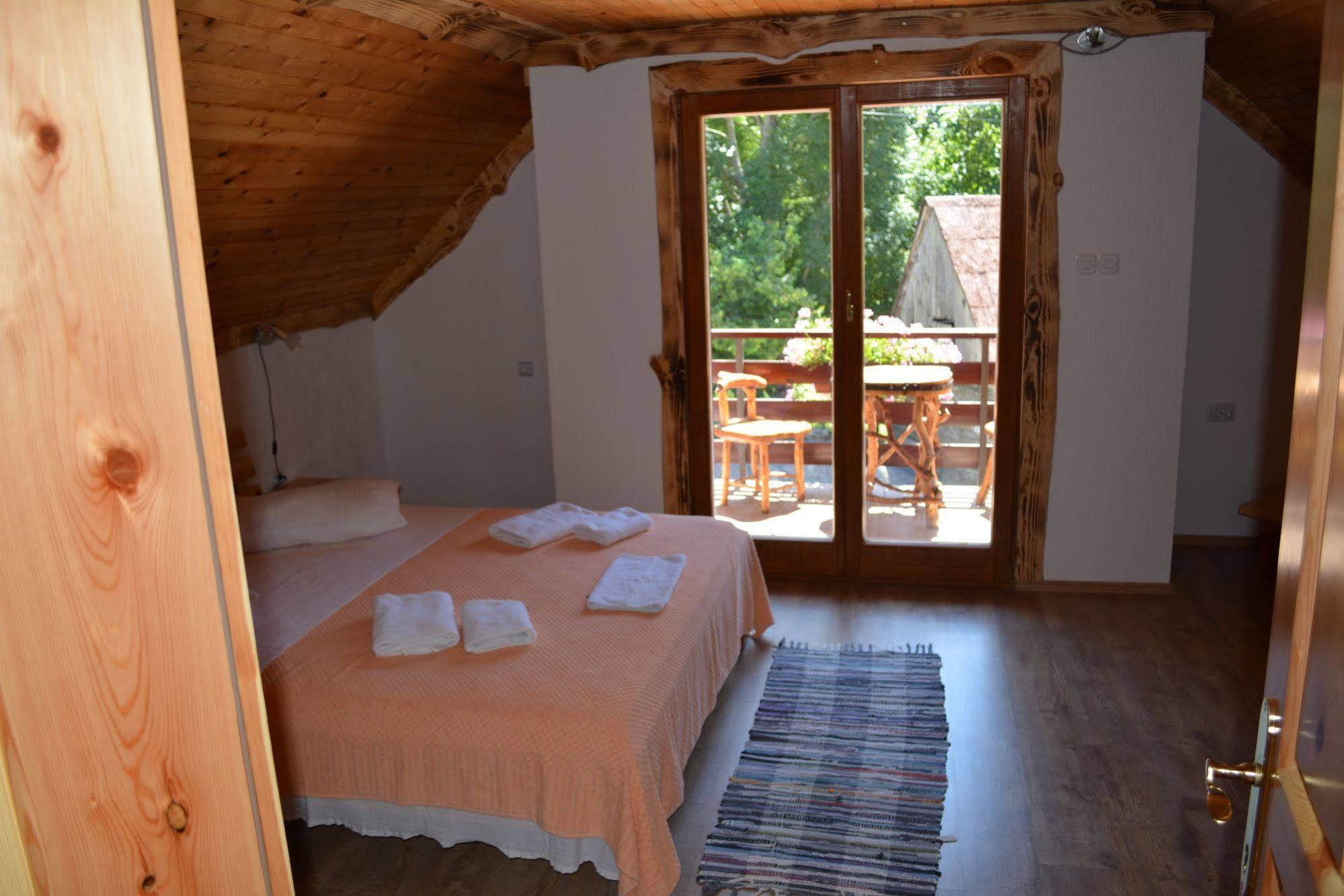 Plitvička Jezera Guest House Plitvice Waterfall מראה חיצוני תמונה