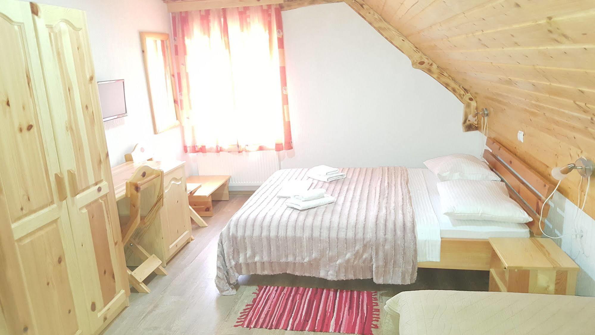 Plitvička Jezera Guest House Plitvice Waterfall מראה חיצוני תמונה