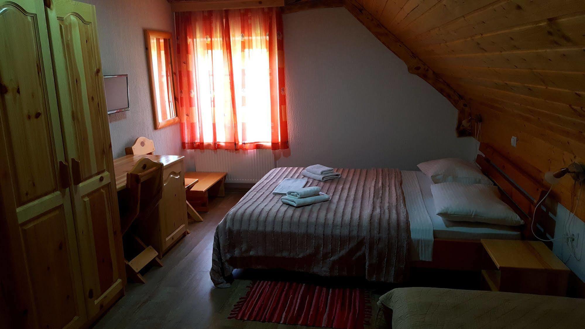 Plitvička Jezera Guest House Plitvice Waterfall מראה חיצוני תמונה