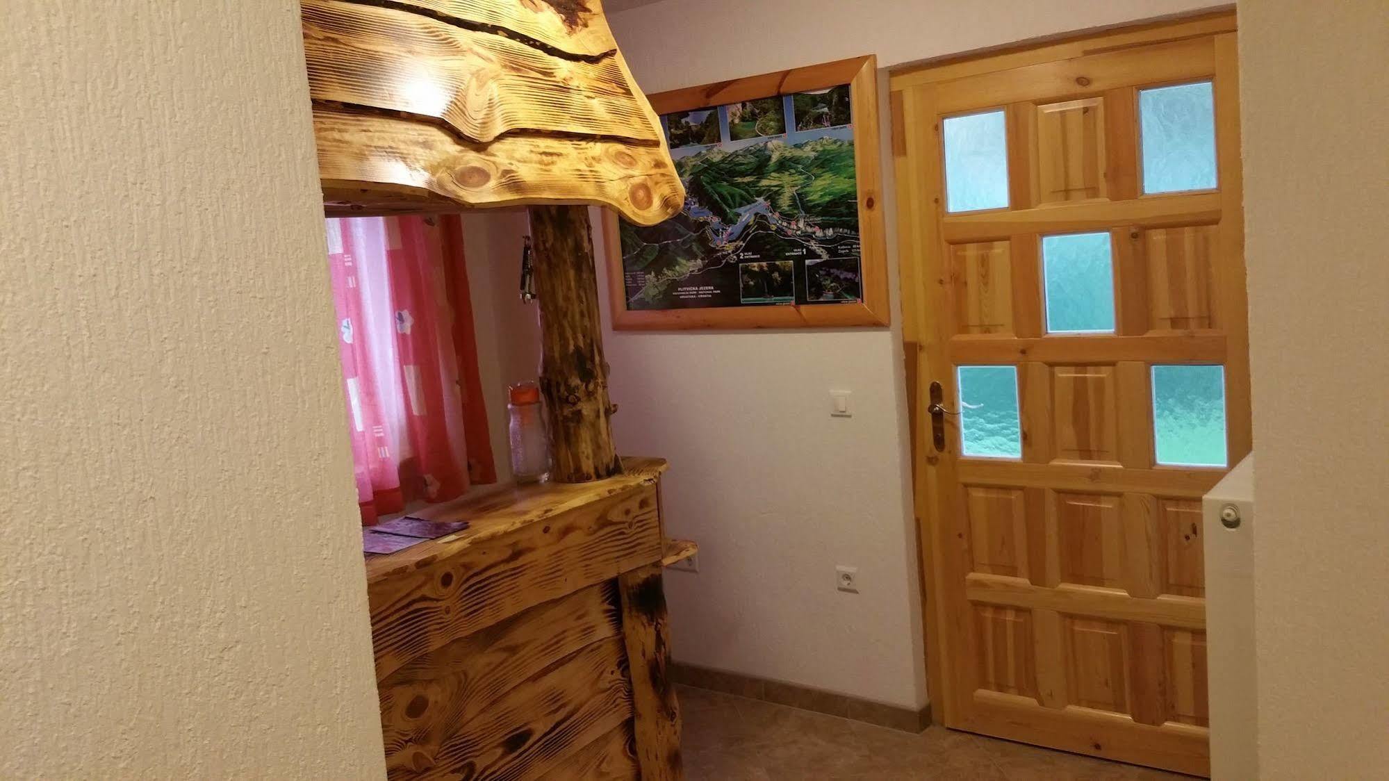 Plitvička Jezera Guest House Plitvice Waterfall מראה חיצוני תמונה